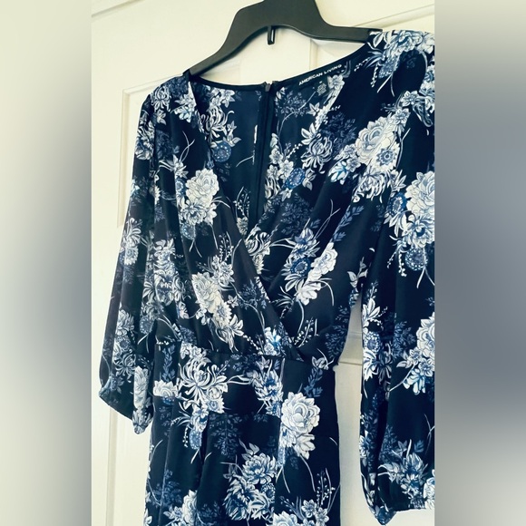 Navy Floral Wrap dress - Picture 3 of 8